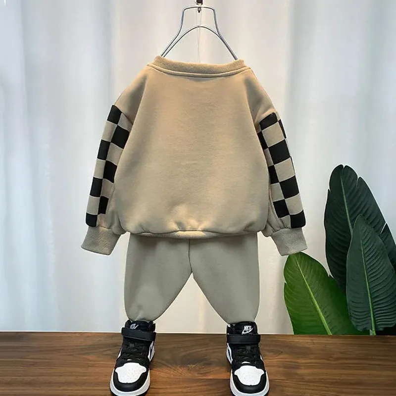 Clothing Sets O-neck Patchwork Sweatshirt Kids Conjunto Print Bear Long Sleeve Tops Boys 2 Piece Sets Children Lace Up Jogger Pants Outfit 230927