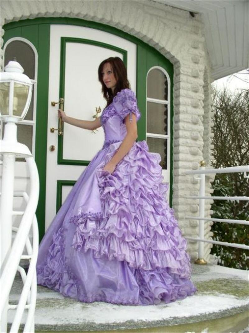 Vintage Victorian Princess Lilac Quinceanera Dresses Tiered Bustle Ball Gown Sweet 16 Dress Girls Party Prom Special Occasion Gowns Puffy Vestido de 1