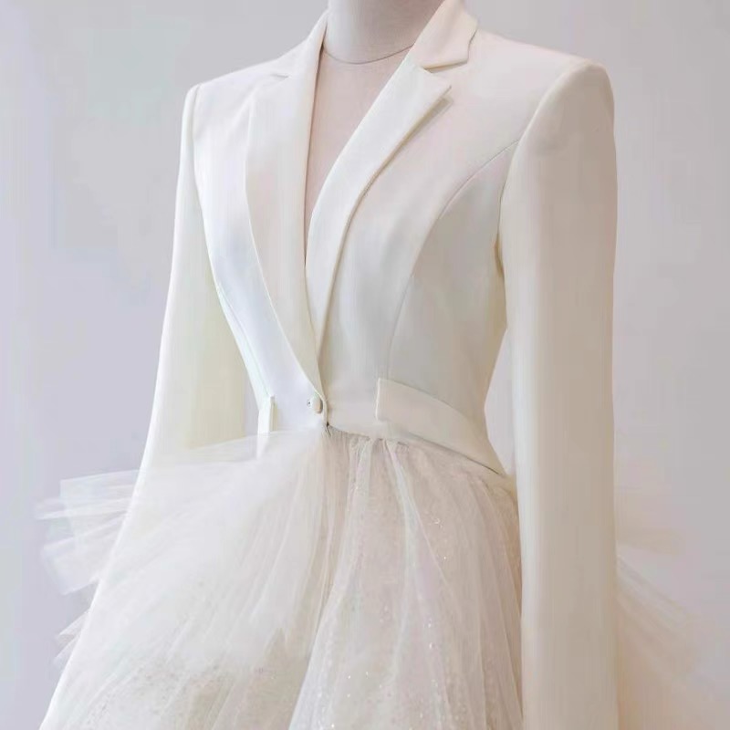 Elegant Ivory High Low Prom Dresses Tiered Skirt V-Neck Long Sleeves Tulle Formal Party Gowns Women Evening Dress Short Front Long Back