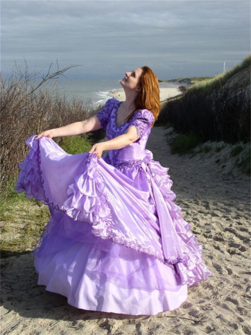 Vintage Victorian Princess Lilac Quinceanera Dresses Tiered Bustle Ball Gown Sweet 16 Dress Girls Party Prom Special Occasion Gowns Puffy Vestido de 1