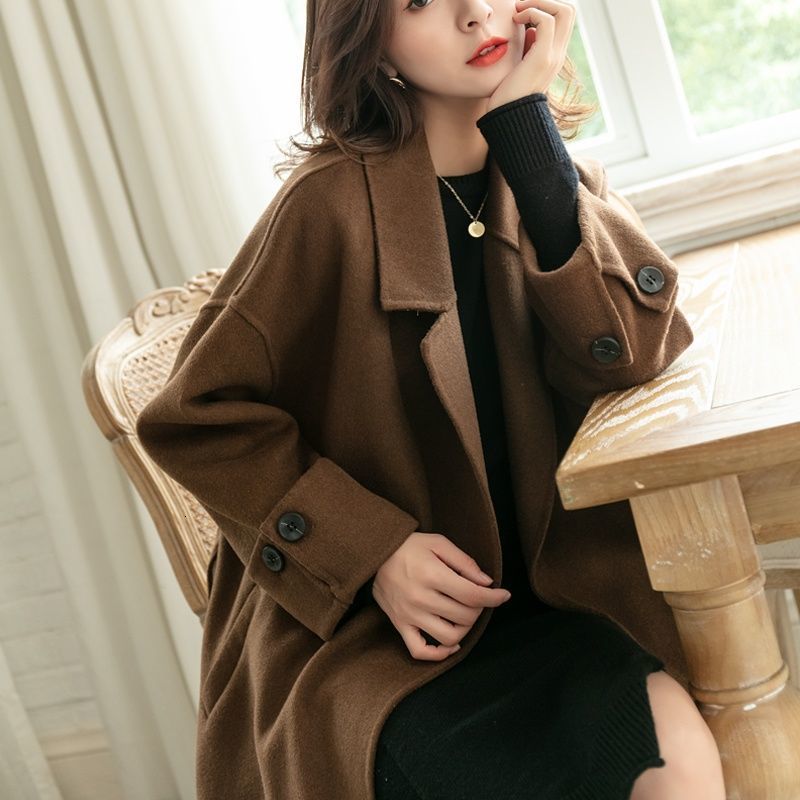 Women's Wool Blends Coat Medium length loose woolen coat for women in autumn and winter long knee 230926