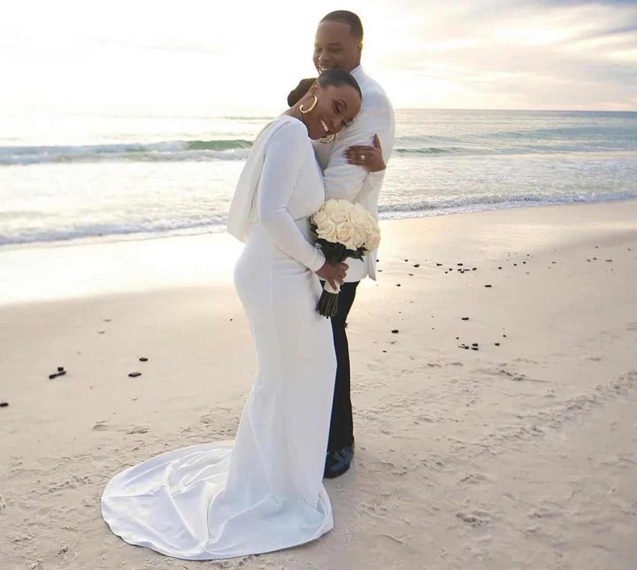 Sexy Beach Wedding Dress Soft Satin Bridal Gowns Scoop Neck Long Sleeves Open Back Sweep Train Arabic Boho Vestidos De Noiva 2024 African