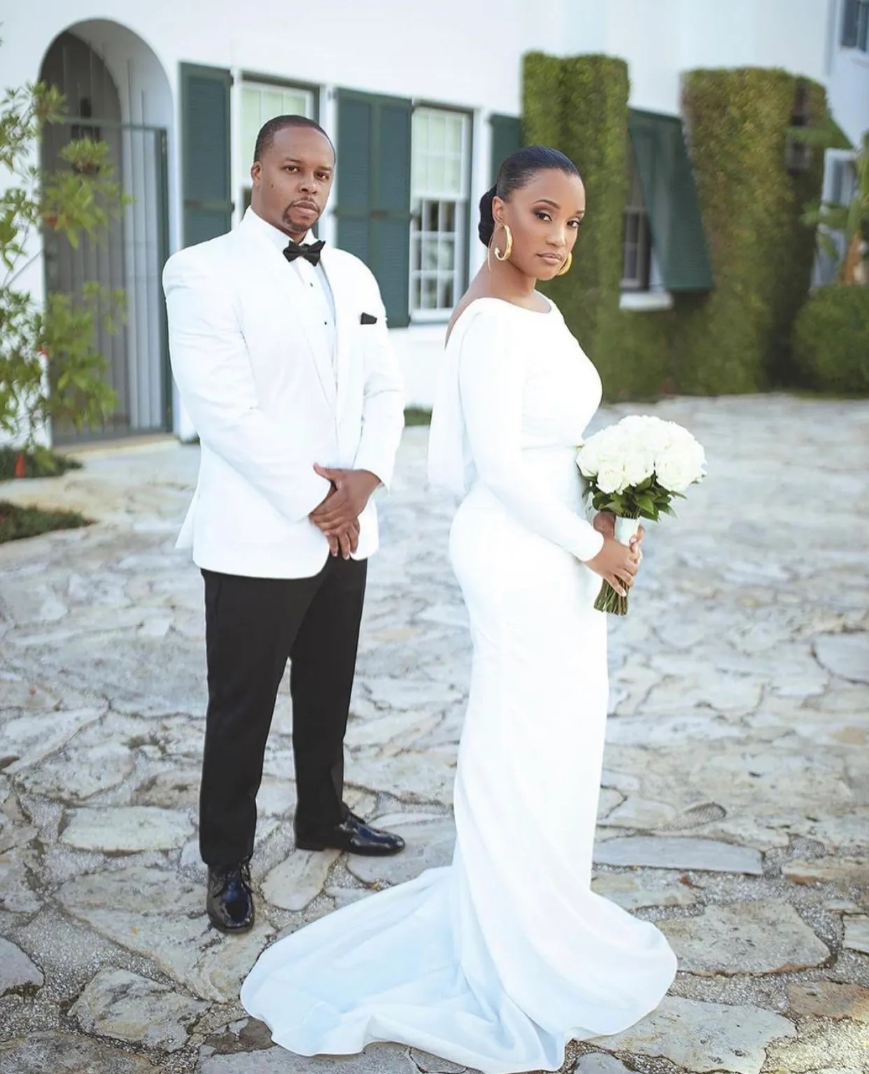 Sexy Beach Wedding Dress Soft Satin Bridal Gowns Scoop Neck Long Sleeves Open Back Sweep Train Arabic Boho Vestidos De Noiva 2024 African