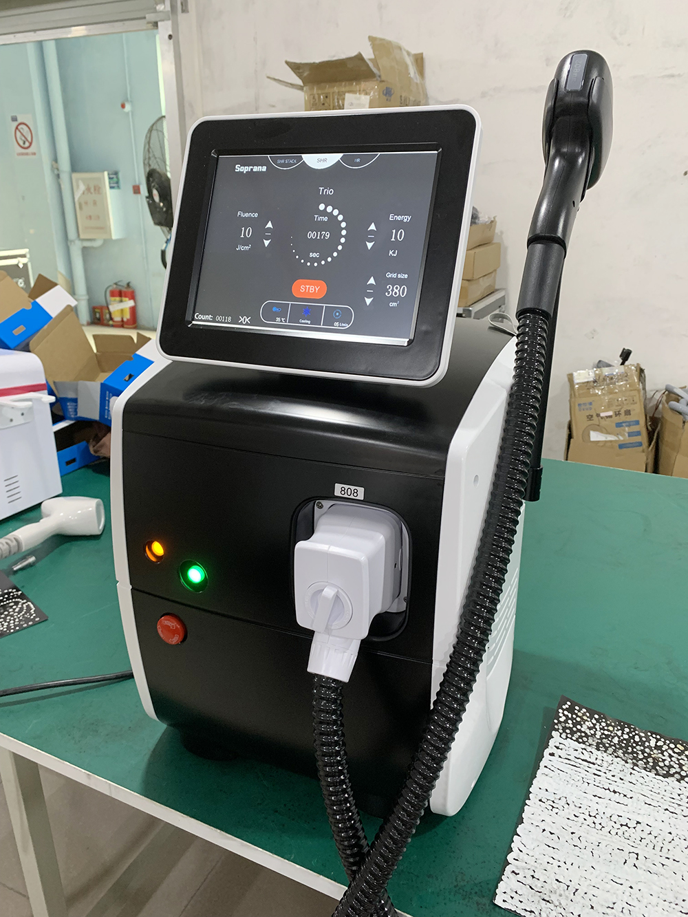 1600W Big Power 755 808 1064nm Diode Laser for Hair Removal Rejuvenating Skin Machine Diode Laser Machine for Beauty Salon Use