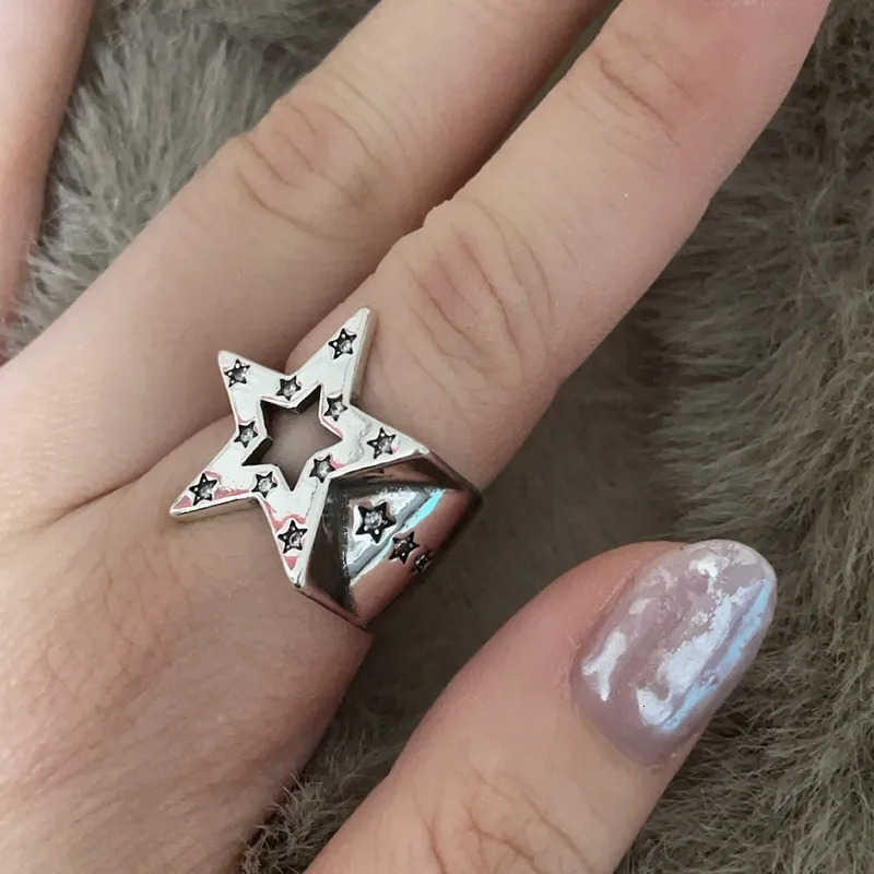 Wedding Rings Korean Fashion Vintage Aesthetic Geometric Irregular Red Crystal Star Silver Color Metal Ring For Women Grunge Y2K EMO Jewelry 230928