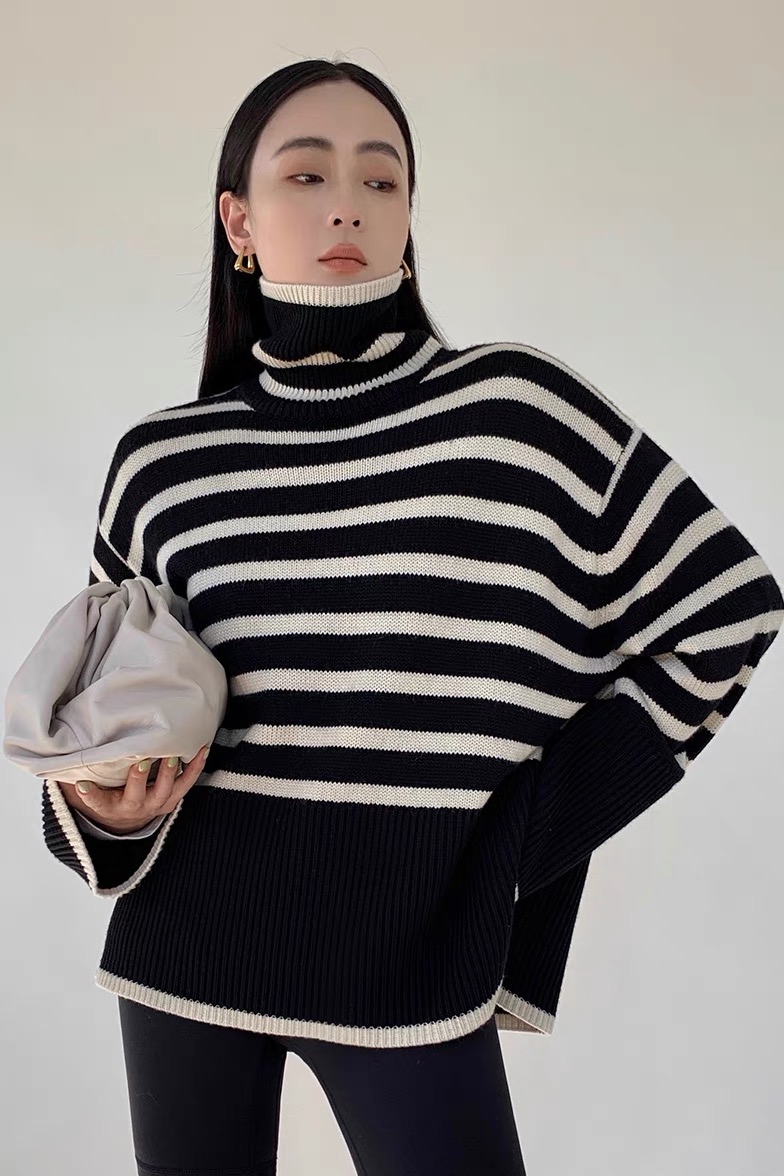 Design Sensation Blast Street Black and White Stripe Sweater for Women 2023 Autumn/Winter New Loose Outerwear Slouchy High Neck Knit