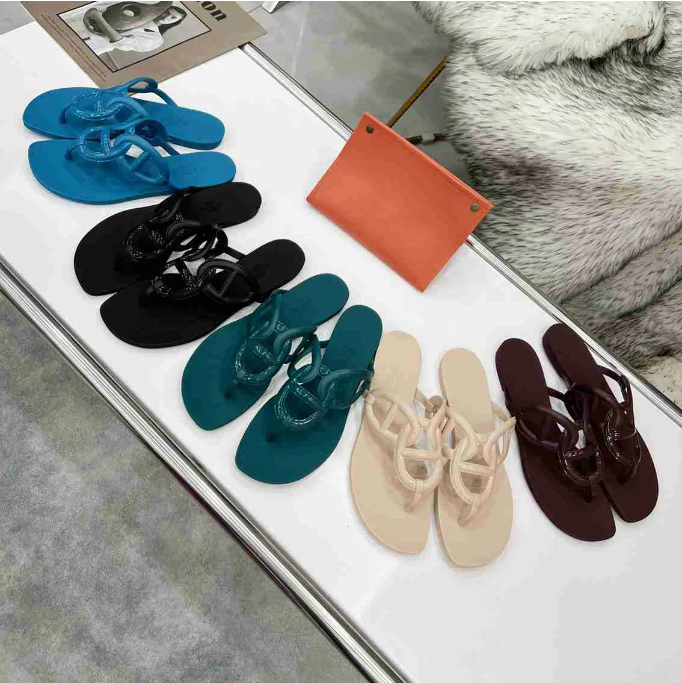 Designer Sandals leather ladies summer flat shoes fashion beach women slippers letter drag 35-41