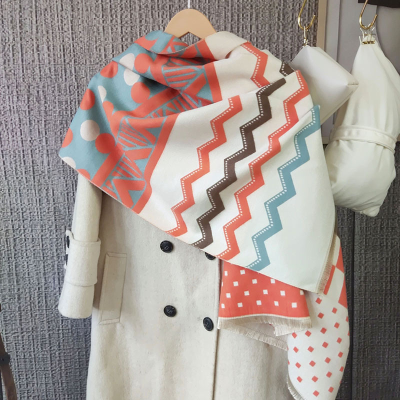 23 colors 2023 women's high-end fashion scarves, shawls, warm autumn and winter necklaces, printed letters, headscarves, and cold scarves wholesa