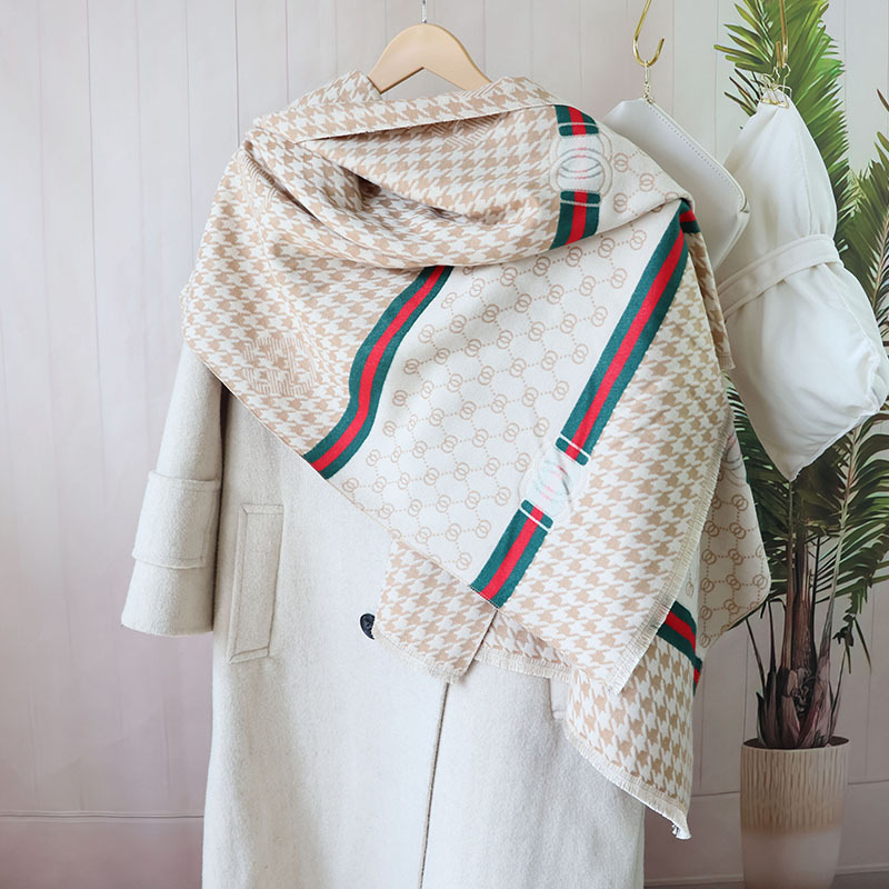 23 colors 2023 women's high-end fashion scarves, shawls, warm autumn and winter necklaces, printed letters, headscarves, and cold scarves wholesa