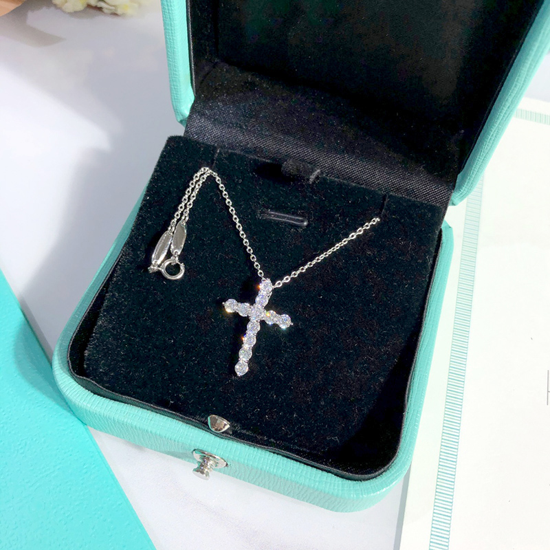 Necklace designer necklace Luxury Necklace diamond Letter Solid Color Design Jewelry Christmas Gift Jewelry Versatile Style Necklace Optional Gift Box very good