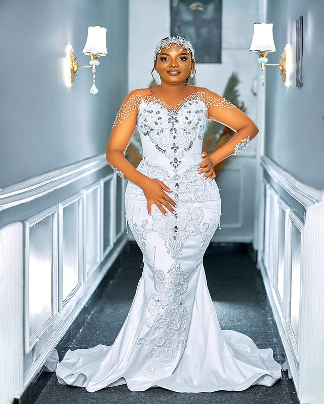 2023 Oct Arabic Aso Ebi Plus Mermaid White Wedding Dress Crystals Beaded Lace Sexy Bridal Gowns Dresses ZJ2022