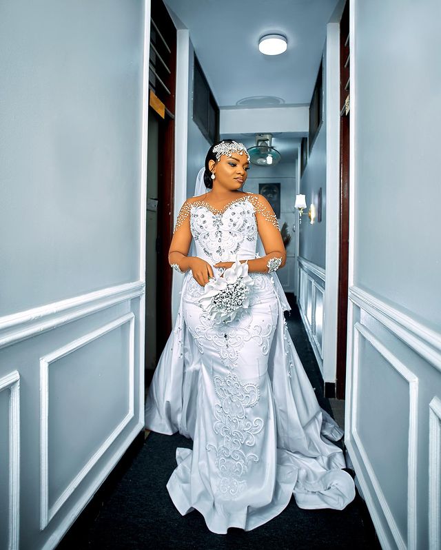 2023 Oct Arabic Aso Ebi Plus Mermaid White Wedding Dress Crystals Beaded Lace Sexy Bridal Gowns Dresses ZJ2022