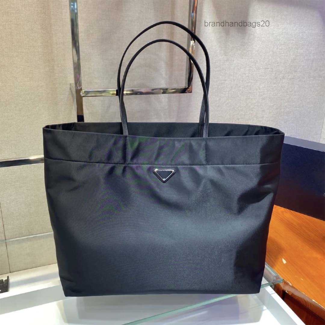 2021 New Designer Re-Nylon Tote Bag handbags Shopping Bag Nylon women's Handbag Large Capacity Handle Ladies Shoulder Bags brandhandbags20, Blue
2021 New Designer Re-Nylon Tote Bag handbags Shopping Bag Nylon women's Handbag Large Capacity Handle Ladies Shoulder Bags brandhandbags20, Blue