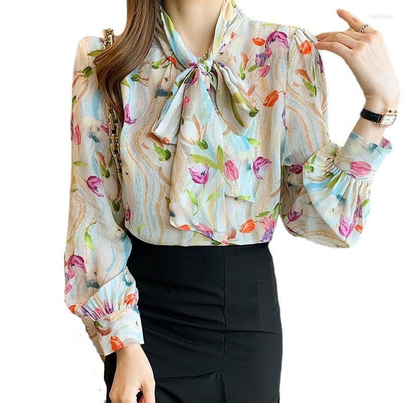Women' Blouses Long Sleeve Floral Bloues Women Bow Tie Tops Lady Elegant Flower Shirts Lace Up Collar
Women' Blouses Long Sleeve Floral Bloues Women Bow Tie Tops Lady Elegant Flower Shirts Lace Up Collar
