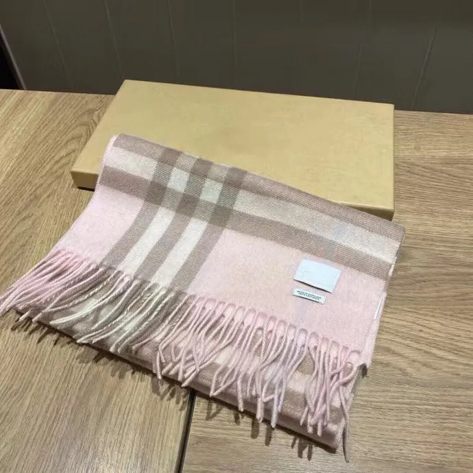 With BOX 2022 Trendy Letter Jacquard Long Scarf Double Side Old Flower Scarves Designer Women Cashmere Wrap Scarfs Large Size 180cmX30cm 12Colors
With BOX 2022 Trendy Letter Jacquard Long Scarf Double Side Old Flower Scarves Designer Women Cashmere Wrap Scarfs Large Size 180cmX30cm 12Colors