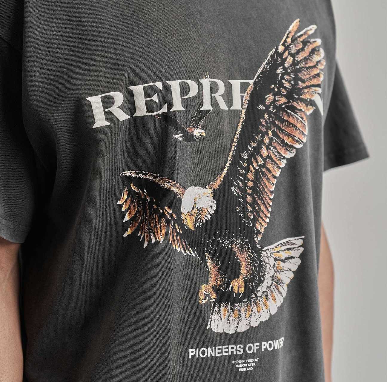 2023 New Men' and Women' t Shirt Fashion Design Brand present' High Street Water Wash Old Vintage Destroy Eagle Slogan Vtg Short Sleeved 4fts, Old black
2023 New Men' and Women' t Shirt Fashion Design Brand present' High Street Water Wash Old Vintage Destroy Eagle Slogan Vtg Short Sleeved 4fts, Old black