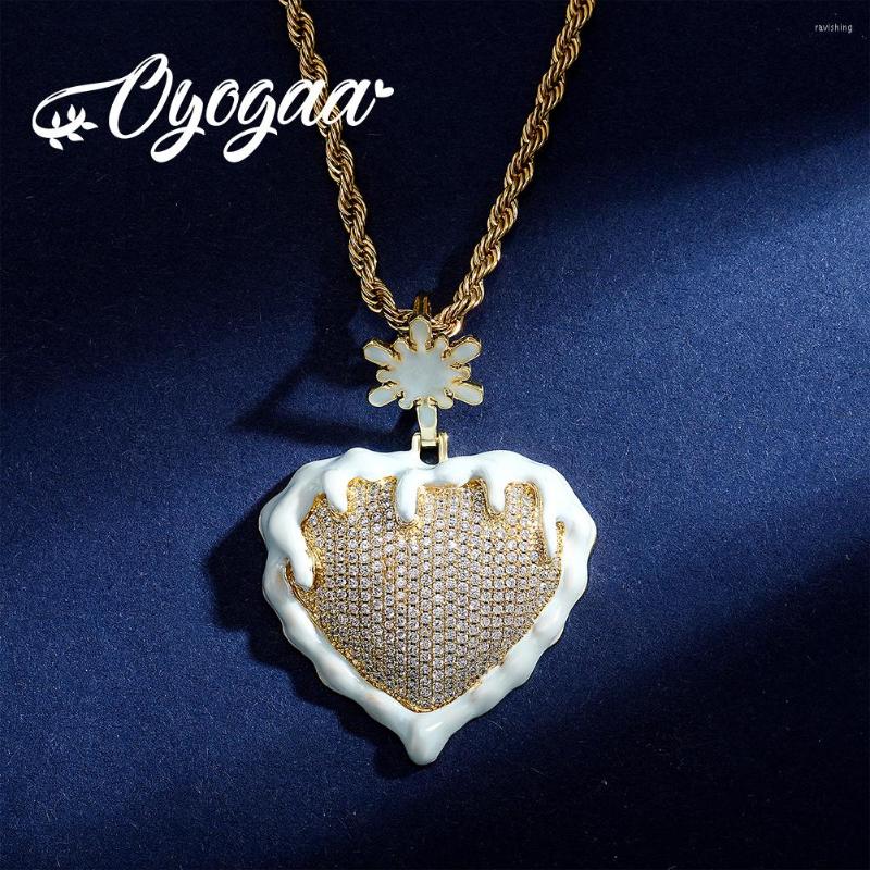 Pendant Necklaces OYOGAA Hip Hop Glow In The Dark Frozen Heart Necklace For Men Women Iced Full Micro Pave CZ Fluorescent Jewelry
Pendant Necklaces OYOGAA Hip Hop Glow In The Dark Frozen Heart Necklace For Men Women Iced Full Micro Pave CZ Fluorescent Jewelry