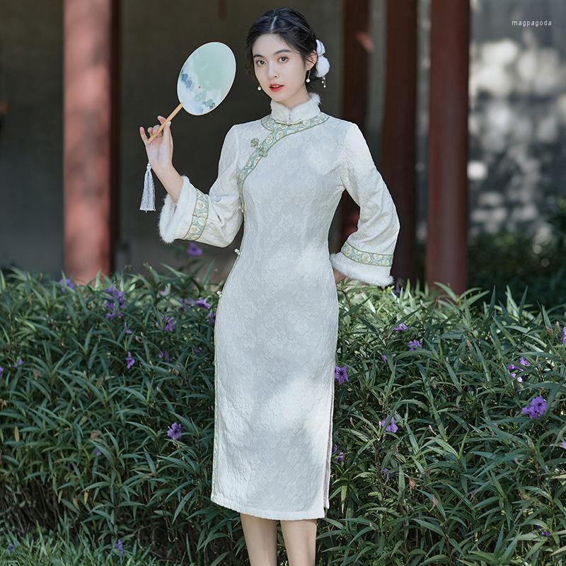 Ethnic Clothing Chinese Vintage Plus Velvet Thick High Split Cheongsam Women Winter Long-sleeved Qipao
Ethnic Clothing Chinese Vintage Plus Velvet Thick High Split Cheongsam Women Winter Long-sleeved Qipao