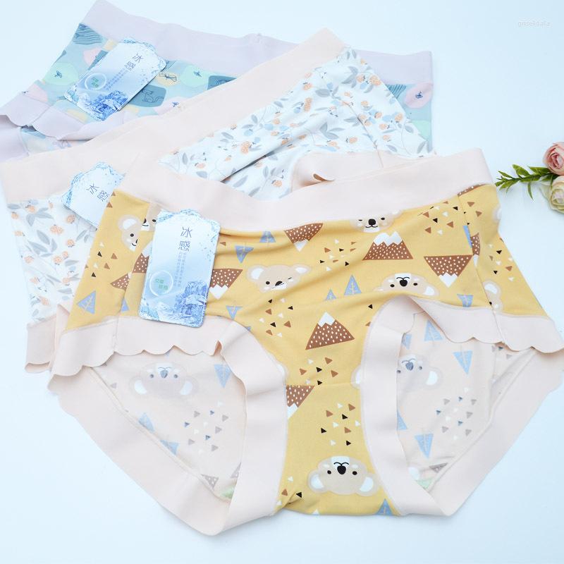 Women's Panties Ice Silk Women's Underwear Printing Large Size Middle Waist Wormwood Antibacterial Inner File
Women's Panties Ice Silk Women's Underwear Printing Large Size Middle Waist Wormwood Antibacterial Inner File