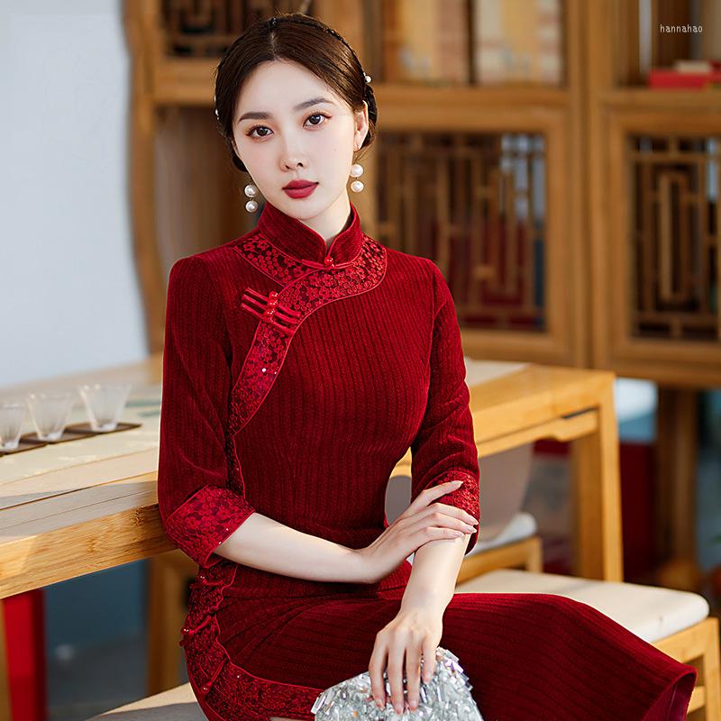 Ethnic Clothing Long Elegant Retro Cheongsam For Women Autumn Winter Improved Vestidos Banquet Chinese Red Evening Traditional Qipao Dress
Ethnic Clothing Long Elegant Retro Cheongsam For Women Autumn Winter Improved Vestidos Banquet Chinese Red Evening Traditional Qipao Dress