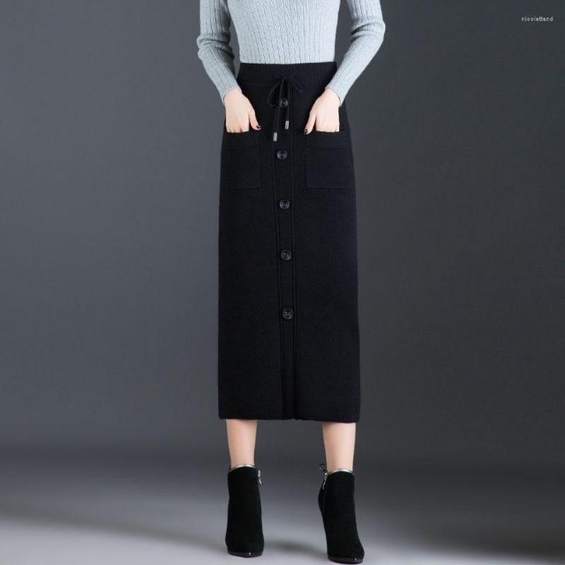 Skirts 2023 Winter Female High Waist Double Pockets Mid-length Skirt Single Row Buttons One-step Split, Black
Skirts 2023 Winter Female High Waist Double Pockets Mid-length Skirt Single Row Buttons One-step Split, Black