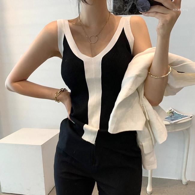 Women's Tanks Korean Summer Light Elegant Crop Top Women Contrast Hook Edge V-neck Slim Ice Thin Knitted Suspender Vest Off Shoulder, Black
Women's Tanks Korean Summer Light Elegant Crop Top Women Contrast Hook Edge V-neck Slim Ice Thin Knitted Suspender Vest Off Shoulder, Black