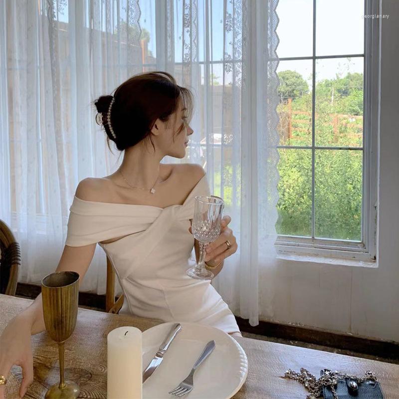 Party Dresses Elegant Off Shoulder Prom Dress For Women White Sexy Backless Slim Mini High Quality Straight Charming Club Gowns
Party Dresses Elegant Off Shoulder Prom Dress For Women White Sexy Backless Slim Mini High Quality Straight Charming Club Gowns