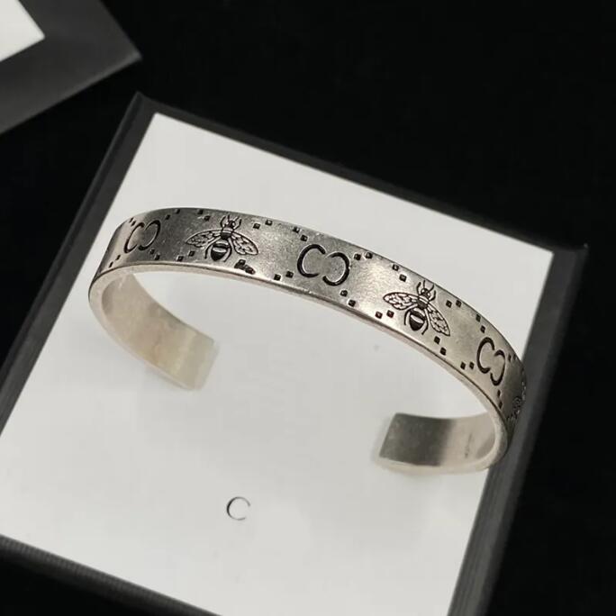 Mens Designer Bracelet For Woman Stainless Steel Bangle G Bracciale Vantage Womens Luxury Jewelry Party Hip Hop With Box
Mens Designer Bracelet For Woman Stainless Steel Bangle G Bracciale Vantage Womens Luxury Jewelry Party Hip Hop With Box