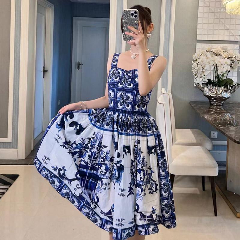 Casual Dresses High Quality Women's Cotton Suspenders Dress Poplin Mediterranean Blue And White Porcelain Print Vacation Fashion Runway
Casual Dresses High Quality Women's Cotton Suspenders Dress Poplin Mediterranean Blue And White Porcelain Print Vacation Fashion Runway