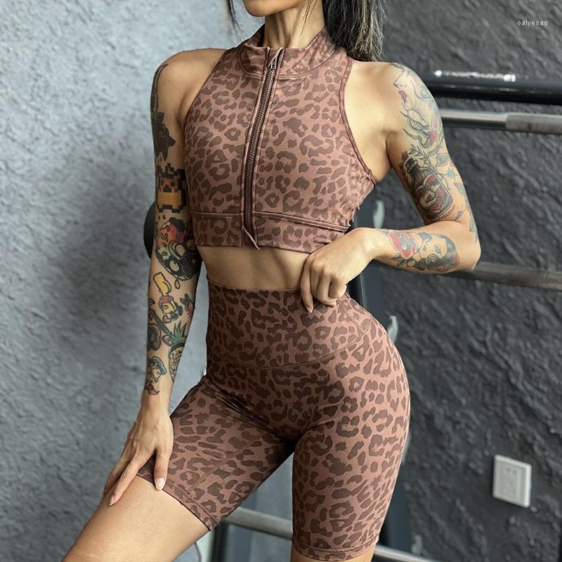Active Sets Leopard Print Yoga Set Women' Sexy Fitness Bra Vest High Waist Hip Lift Shorts Running Elastic Sportswear
Active Sets Leopard Print Yoga Set Women' Sexy Fitness Bra Vest High Waist Hip Lift Shorts Running Elastic Sportswear