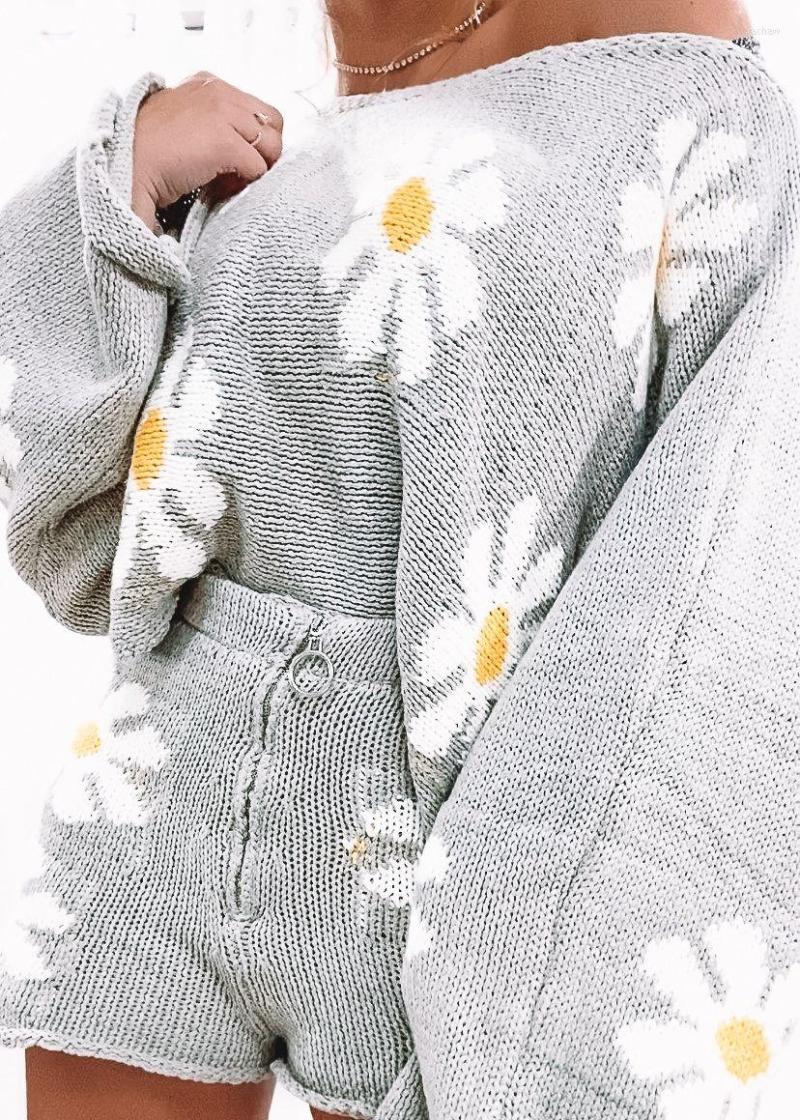 Women' Tracksuits Puloru Autumn Spring Chic Two-piece Knitted Sets Women' Floral Shorts Suits Long Flared Sleeve Pullover Jumpers, Gray
Women' Tracksuits Puloru Autumn Spring Chic Two-piece Knitted Sets Women' Floral Shorts Suits Long Flared Sleeve Pullover Jumpers, Gray