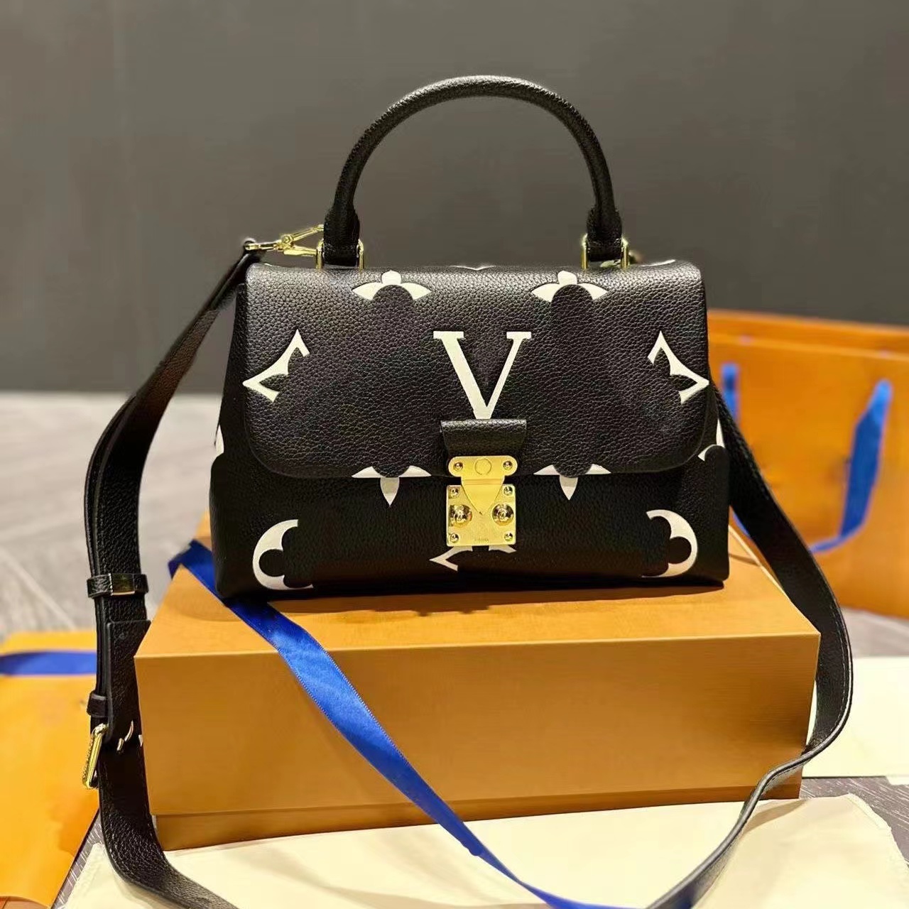 Luxury Designers Bags women handbag shoulder bag lady wallet simple versatile Leisure small leather handbags solid leather very nice, Customize
Luxury Designers Bags women handbag shoulder bag lady wallet simple versatile Leisure small leather handbags solid leather very nice, Customize