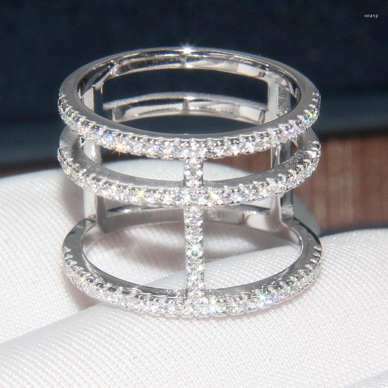 Cluster Rings Baoyocn Fashion Simple Real 925 Sterling Silver Triple Circles Finger Ring Micro Cubic Zirconia Stone Women
Cluster Rings Baoyocn Fashion Simple Real 925 Sterling Silver Triple Circles Finger Ring Micro Cubic Zirconia Stone Women