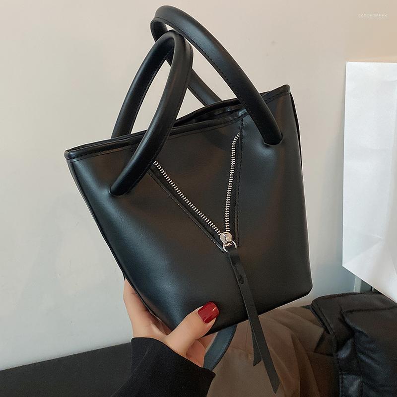 Evening Bags Small Pu Leather Shoulder Retro Bucket Crossbody Luxury Designer Ladies Messenger Bag Trending Tote Handbags, Black
Evening Bags Small Pu Leather Shoulder Retro Bucket Crossbody Luxury Designer Ladies Messenger Bag Trending Tote Handbags, Black