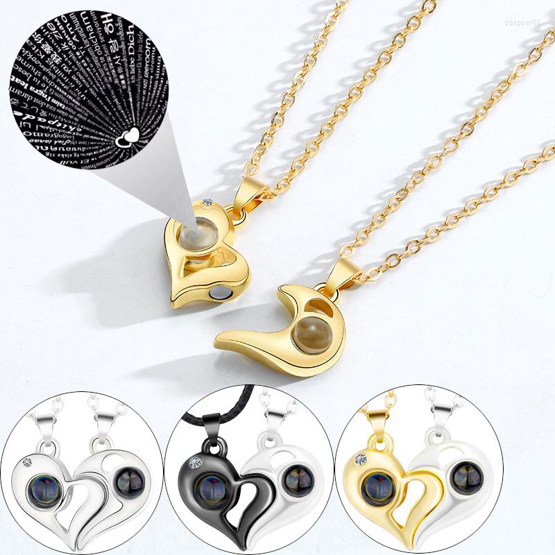 Pendant Necklaces Lovecryst 2pcs/set Love Couple Necklace Magnet Projection Stones 100 Languages I You Valentine Day Gift
Pendant Necklaces Lovecryst 2pcs/set Love Couple Necklace Magnet Projection Stones 100 Languages I You Valentine Day Gift