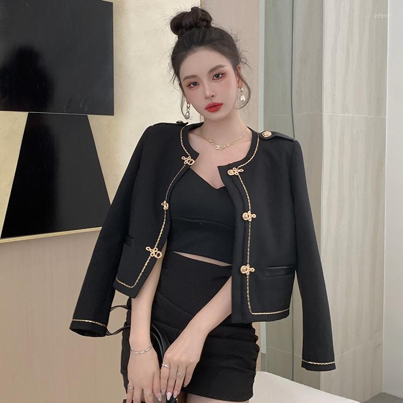 Women' Jackets Small Fragrant Autumn Black Woolen Short Outerwear Vintage High Quality Women O Neck Golden Button Deco Tweed Jacket Coat
Women' Jackets Small Fragrant Autumn Black Woolen Short Outerwear Vintage High Quality Women O Neck Golden Button Deco Tweed Jacket Coat