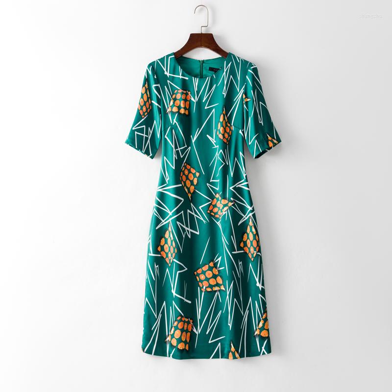 Casual Dresses Vintage Print Women Dress Elegant O-Neck OL Office Ladies D3297, Picture shown
Casual Dresses Vintage Print Women Dress Elegant O-Neck OL Office Ladies D3297, Picture shown