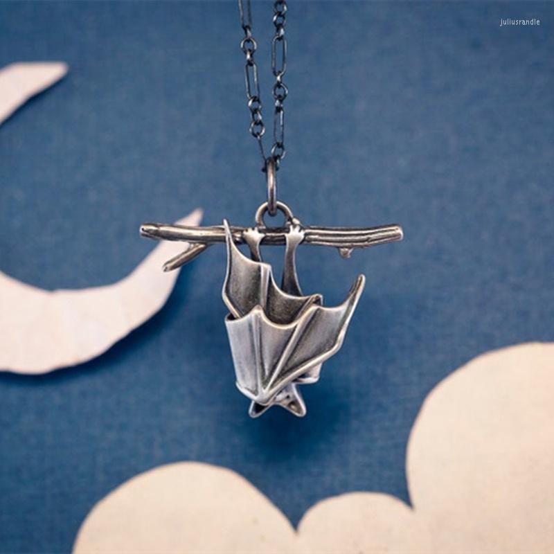 Pendant Necklaces Fashion Retro Personality Creative Silver Color Gothic Women Men Bat Necklace Hip Hop Ladies Punk Party Jewelry
Pendant Necklaces Fashion Retro Personality Creative Silver Color Gothic Women Men Bat Necklace Hip Hop Ladies Punk Party Jewelry