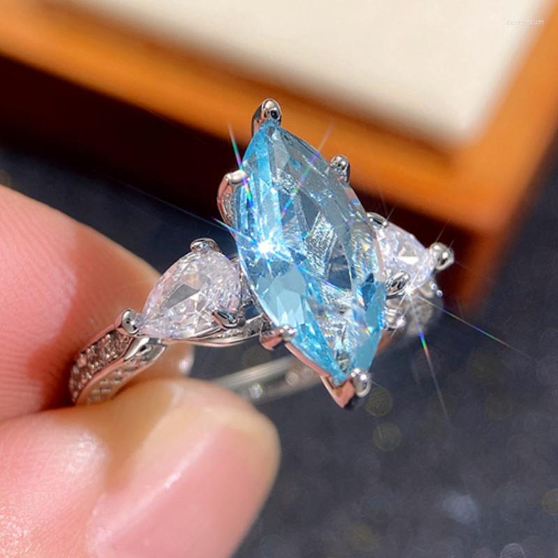 Wedding Rings CAOSHI Young Lady Modern Style Engagement Ring Dazzling Blue Zirconia Finger Accessories For Anniversary Party Delicate Gift
Wedding Rings CAOSHI Young Lady Modern Style Engagement Ring Dazzling Blue Zirconia Finger Accessories For Anniversary Party Delicate Gift