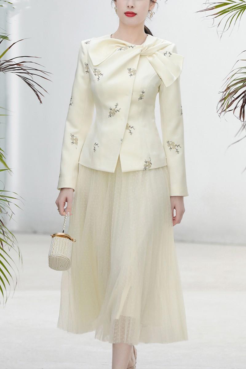 Work Dresses LINDA DELLA 2023 Fashion Designer Women Summer Models Temperament Beige Lotus Leaf Collar Bow Print Mesh Gauze Half-skirt Suit
Work Dresses LINDA DELLA 2023 Fashion Designer Women Summer Models Temperament Beige Lotus Leaf Collar Bow Print Mesh Gauze Half-skirt Suit