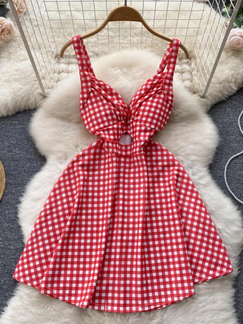 Casual Dresses Women Summer Spaghetti Strap Mini Dress Retro Style Plaid Print Party Sexy V-neck Sleeveless Cut Out A-line Club Outfits, Black
Casual Dresses Women Summer Spaghetti Strap Mini Dress Retro Style Plaid Print Party Sexy V-neck Sleeveless Cut Out A-line Club Outfits, Black