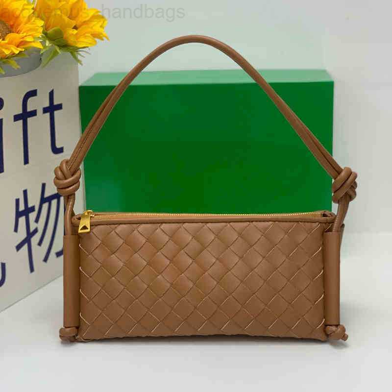 Venetas Designer Bag Bottegas Handbag Luxury Women Fashion Shoulder Crossbody Bags Versatile Purses Totes Saddle Venetta Wallet L6NG, Black
Venetas Designer Bag Bottegas Handbag Luxury Women Fashion Shoulder Crossbody Bags Versatile Purses Totes Saddle Venetta Wallet L6NG, Black