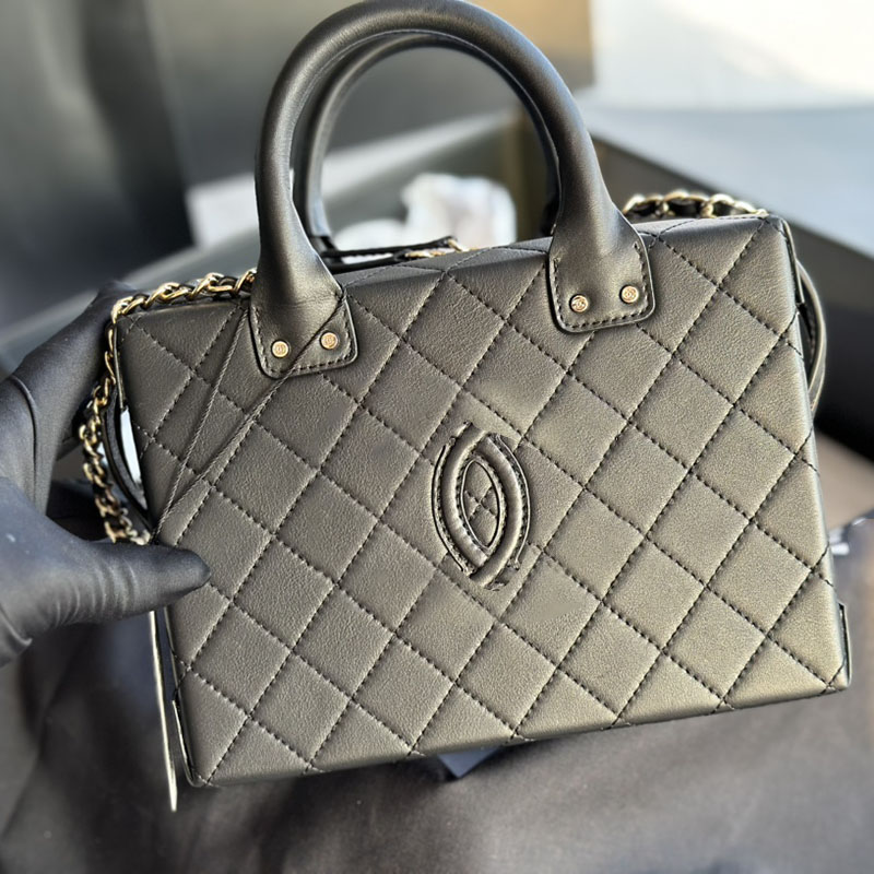 Channel Black Crossbody Shoulder Chain Box Bag Small Vanity Case Calfskin & Gold-Tone Metal Quilted Zipper Cosmetic Purse Luxury Designer Clutch Handbag Ladies Bag, Cream
Channel Black Crossbody Shoulder Chain Box Bag Small Vanity Case Calfskin & Gold-Tone Metal Quilted Zipper Cosmetic Purse Luxury Designer Clutch Handbag Ladies Bag, Cream