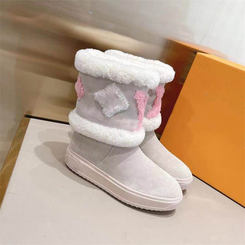 Women Designer Snowdrop Flat Ankle Boots Wool Lining Rubber Outsole Casual Suede Street Style Plain Leather Martin Winter Booties Sneakers With Original Box
Women Designer Snowdrop Flat Ankle Boots Wool Lining Rubber Outsole Casual Suede Street Style Plain Leather Martin Winter Booties Sneakers With Original Box
