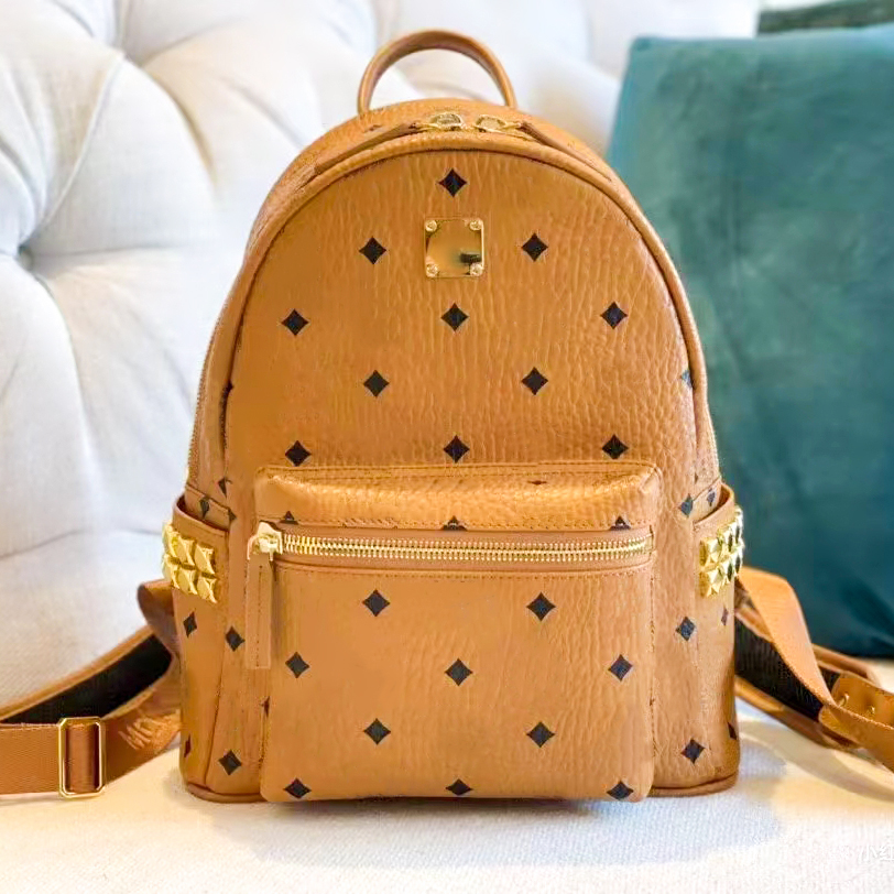 Classic Genuine Leather School bag Luxurys designers backpack Style shoulder handbags women men back pack Sport travel duffle luggage vintage mochila book bags, Black
Classic Genuine Leather School bag Luxurys designers backpack Style shoulder handbags women men back pack Sport travel duffle luggage vintage mochila book bags, Black