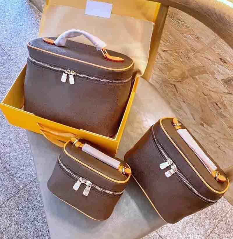 Lady Cosmetic Bags Fashion Makeup Bag Women Designers Handbag Travel Pouch Ladies Purses High Quality Organizador Toiletry Bag, 15cm
Lady Cosmetic Bags Fashion Makeup Bag Women Designers Handbag Travel Pouch Ladies Purses High Quality Organizador Toiletry Bag, 15cm