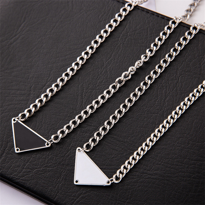 Luxury Designer Necklace Silver Rope Chain Womens Necklace Triangle Pendant Design Party Hip Hop Punk Necklaces For Mens Names Statement Jewellery
Luxury Designer Necklace Silver Rope Chain Womens Necklace Triangle Pendant Design Party Hip Hop Punk Necklaces For Mens Names Statement Jewellery