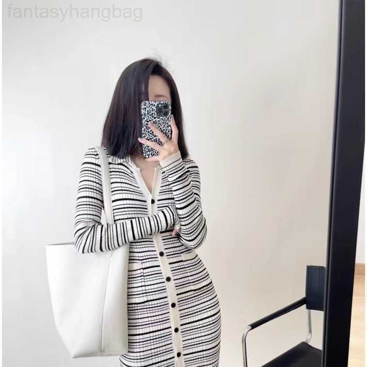 Designer Luxury The Row Bags For Womens Handbags Crossbody Purses Large Capacity Totes 7A High Quality Multicolour Fashion Lnclined Shoulder Black Walle WCJ4, Original logo of black
Designer Luxury The Row Bags For Womens Handbags Crossbody Purses Large Capacity Totes 7A High Quality Multicolour Fashion Lnclined Shoulder Black Walle WCJ4, Original logo of black