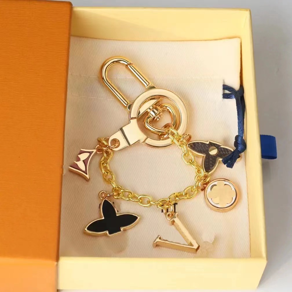 Luxury Keychains letter key chains Designer Key Chain Car Keychain Women Buckle jewelry Keyring Bags Pendant Exquisite good gift