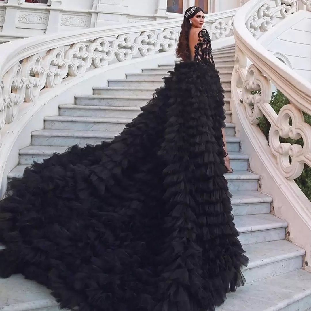 Gothic Black Beaded A Line Wedding Dresses Tiered Tulle Long Train Full Sleeves Side High Split Sexy Vintage Bridal Gowns Lace Applique Luxury Vestido